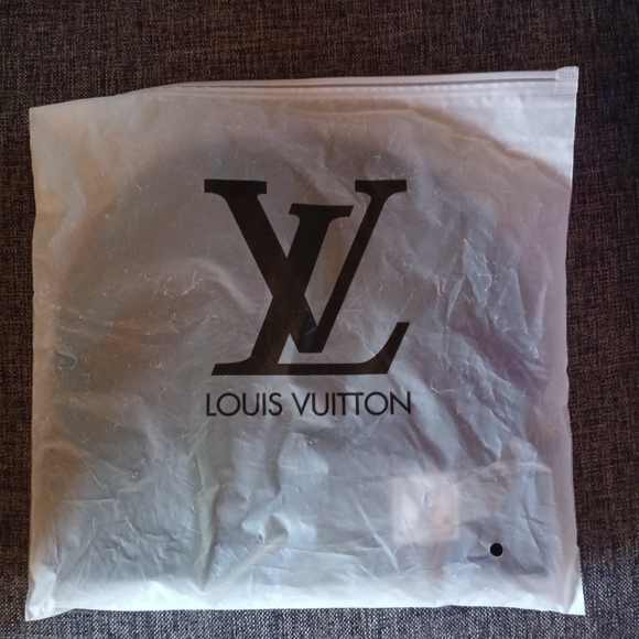 Louis Vuitton Black Beanie - Picture 3 of 6